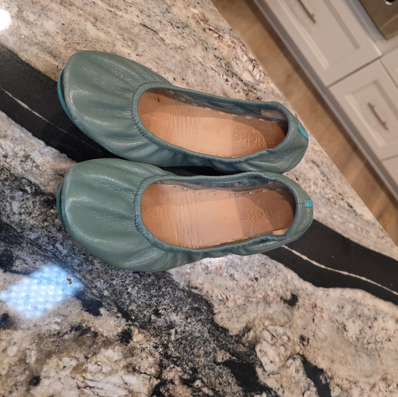 Tieks Olive Green Leather Flats Size 8 - Picture 11 of 11